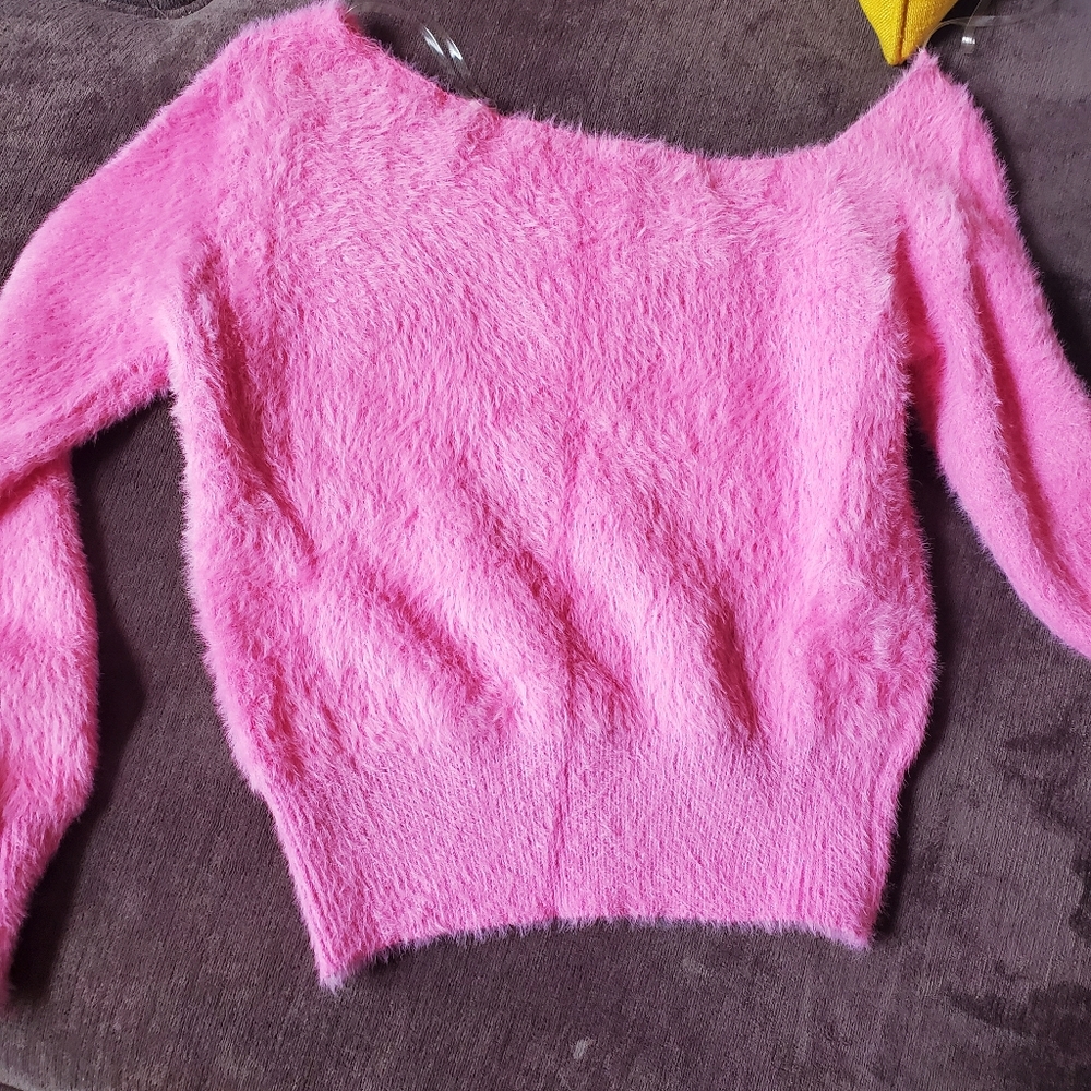 Pink fuzzy Fashion Nova cropped sweater